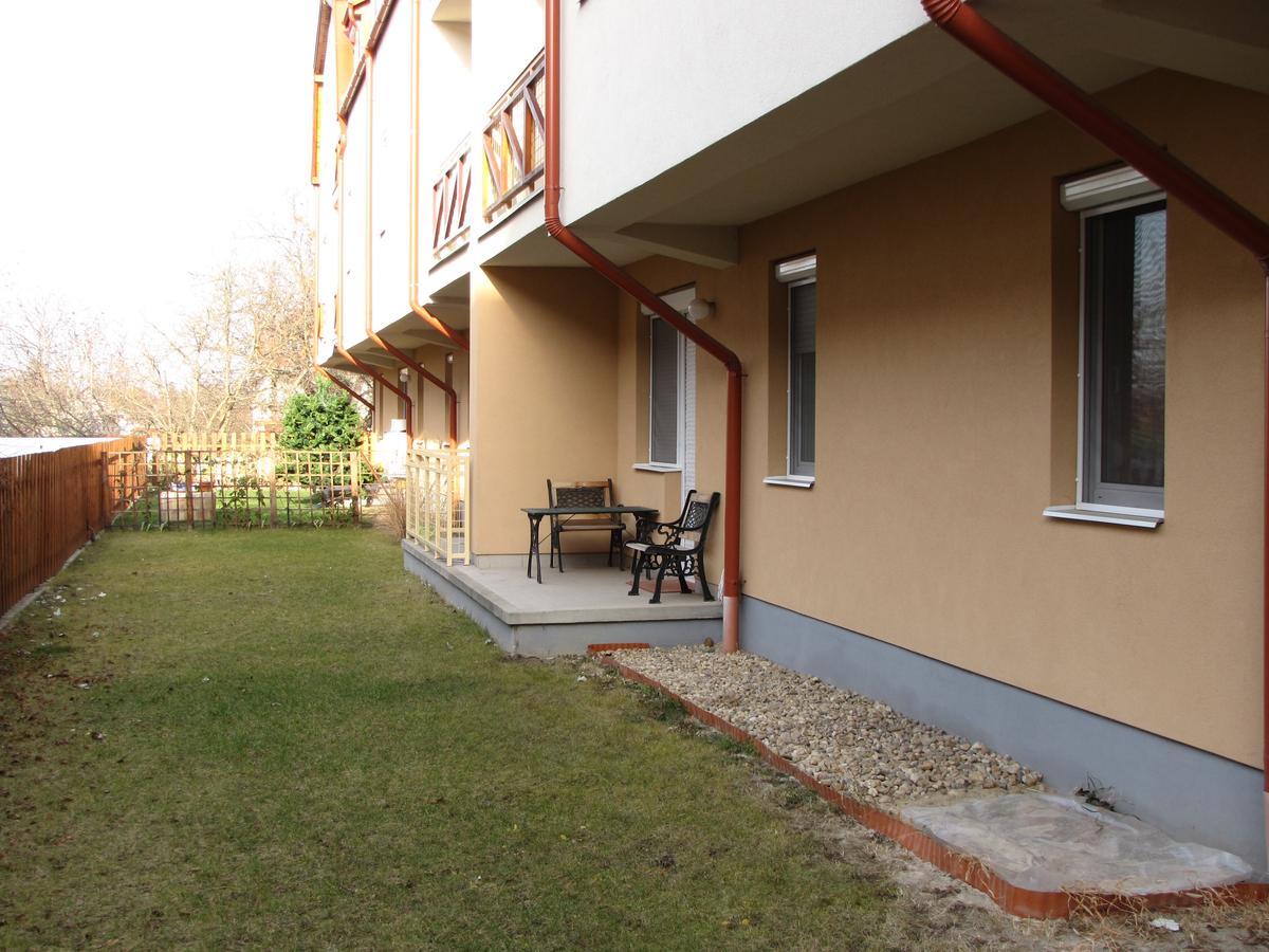 Zoli Apartmanok-Maya Koelcsey 34-36 Hajduszoboszlo Exterior photo